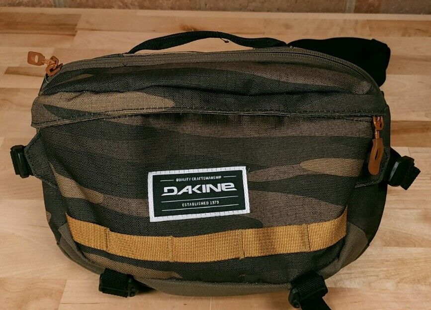 Dakine Hot Laps 5l Hydration Waistpack Cascade Camo Bag